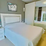 Апартаменты Modern Renovated One Bed In Edificio Apolo Center *